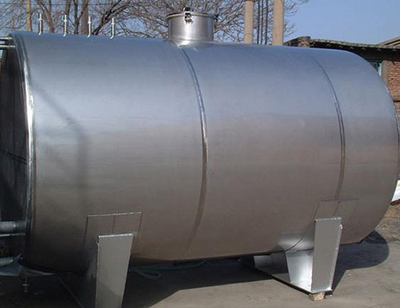 不銹鋼運輸罐生產廠家產品展示——保定龍聚專用設備制造公司